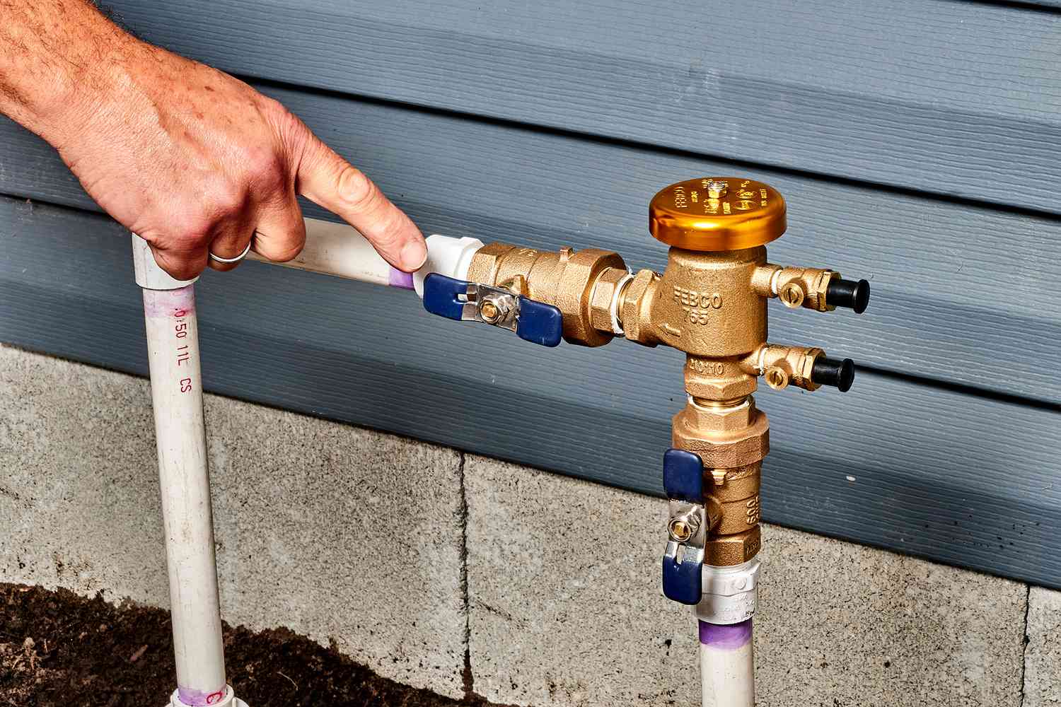 Les vannes d'eau du dispositif de disconnexion ont été vérifiées pour une faible pression d'eau