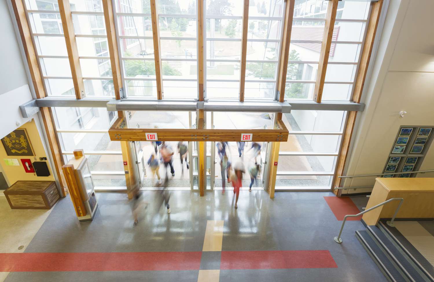 Students in busy hallway