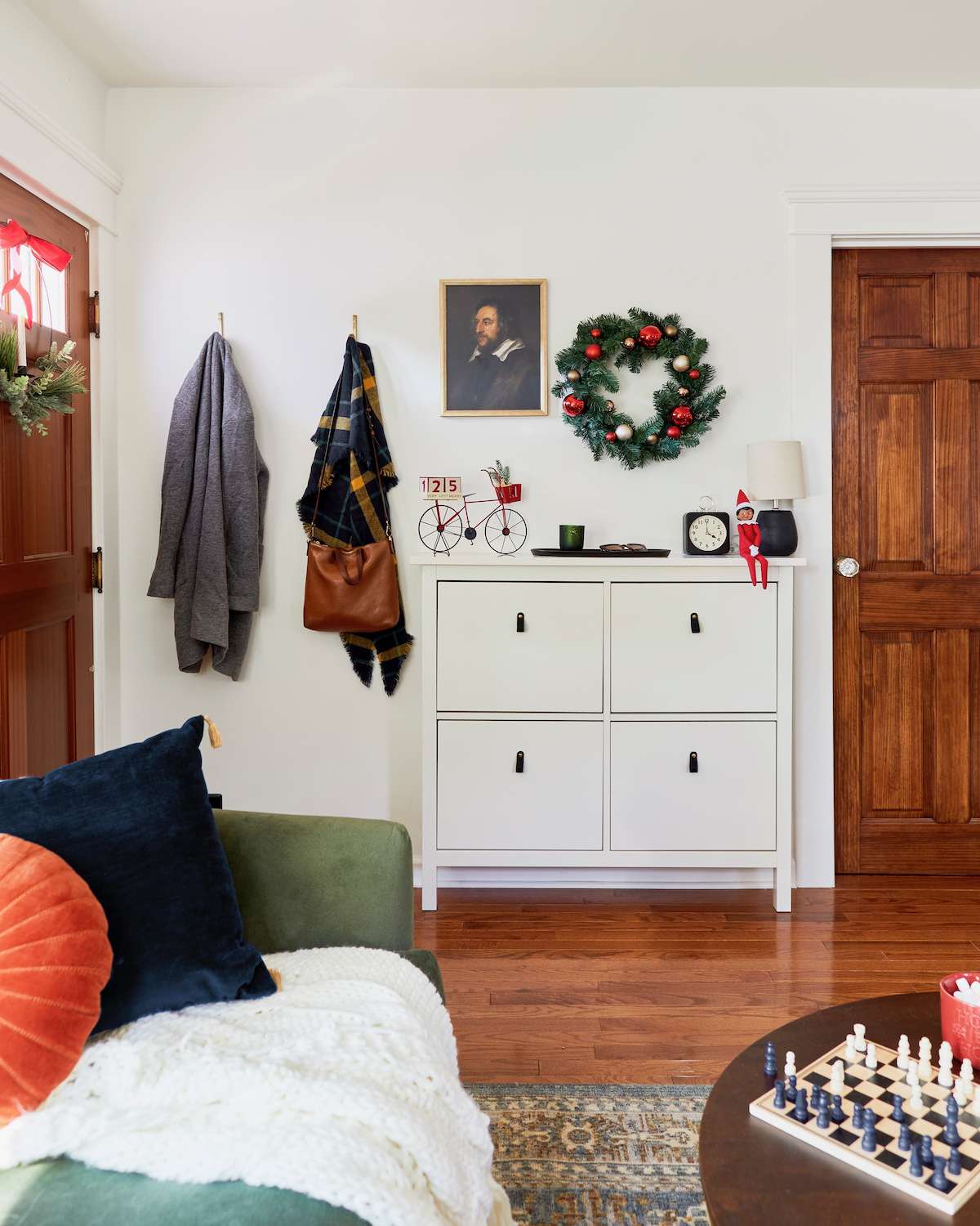 small space christmas decor