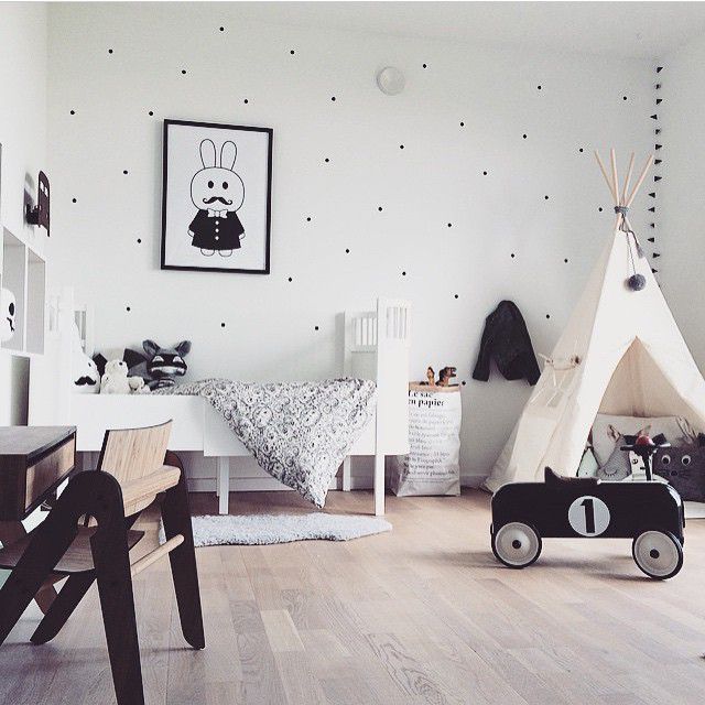 Habitación infantil nórdica en blanco y negro