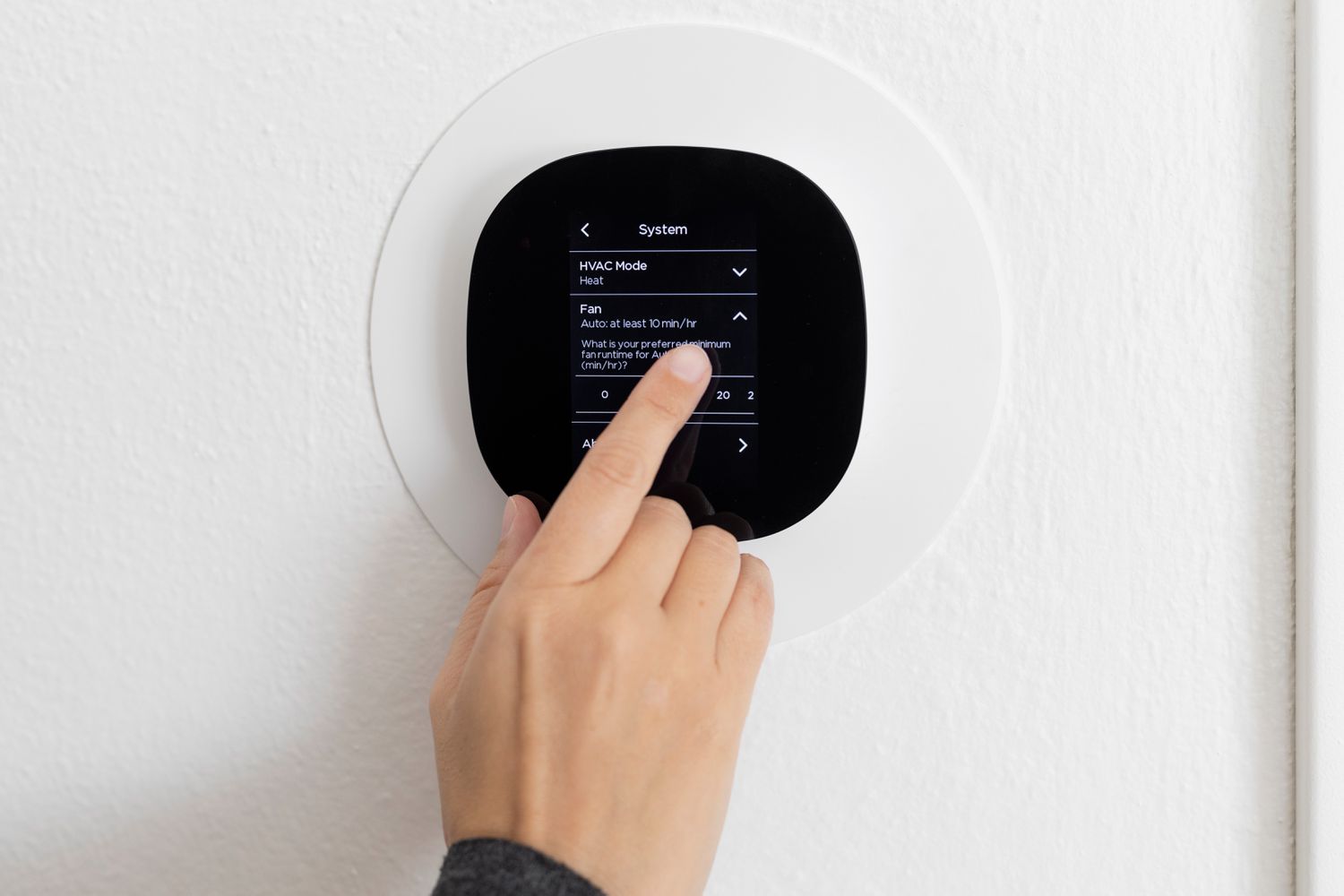 Temperatureinstellung im intelligenten Thermostat programmiert