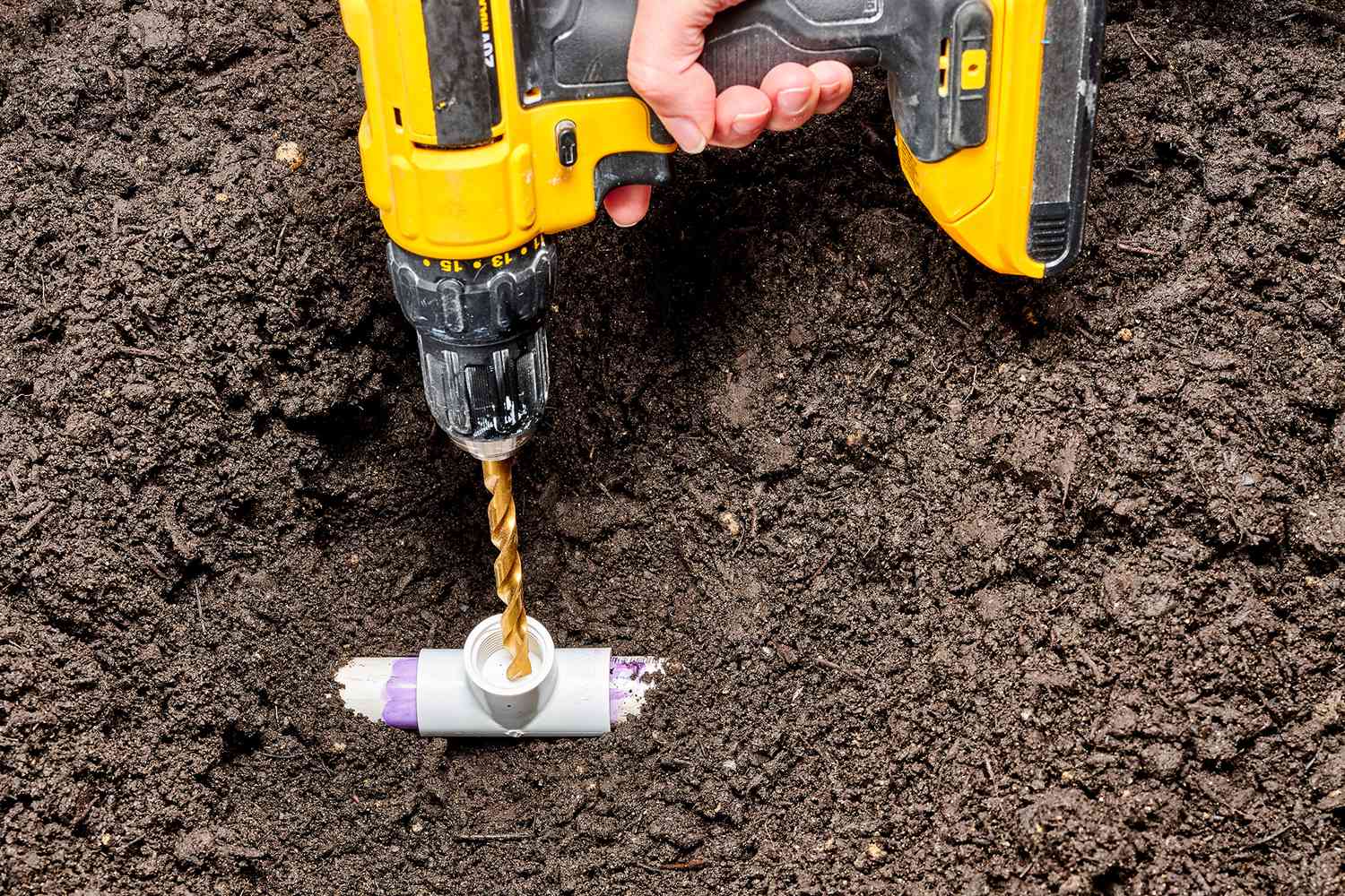 Electric drill adding hole inside saddle tee