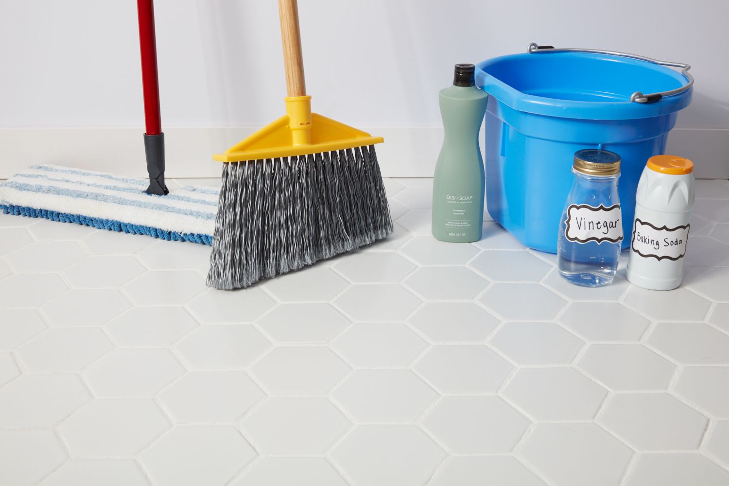 Material de limpeza para piso de azulejo
