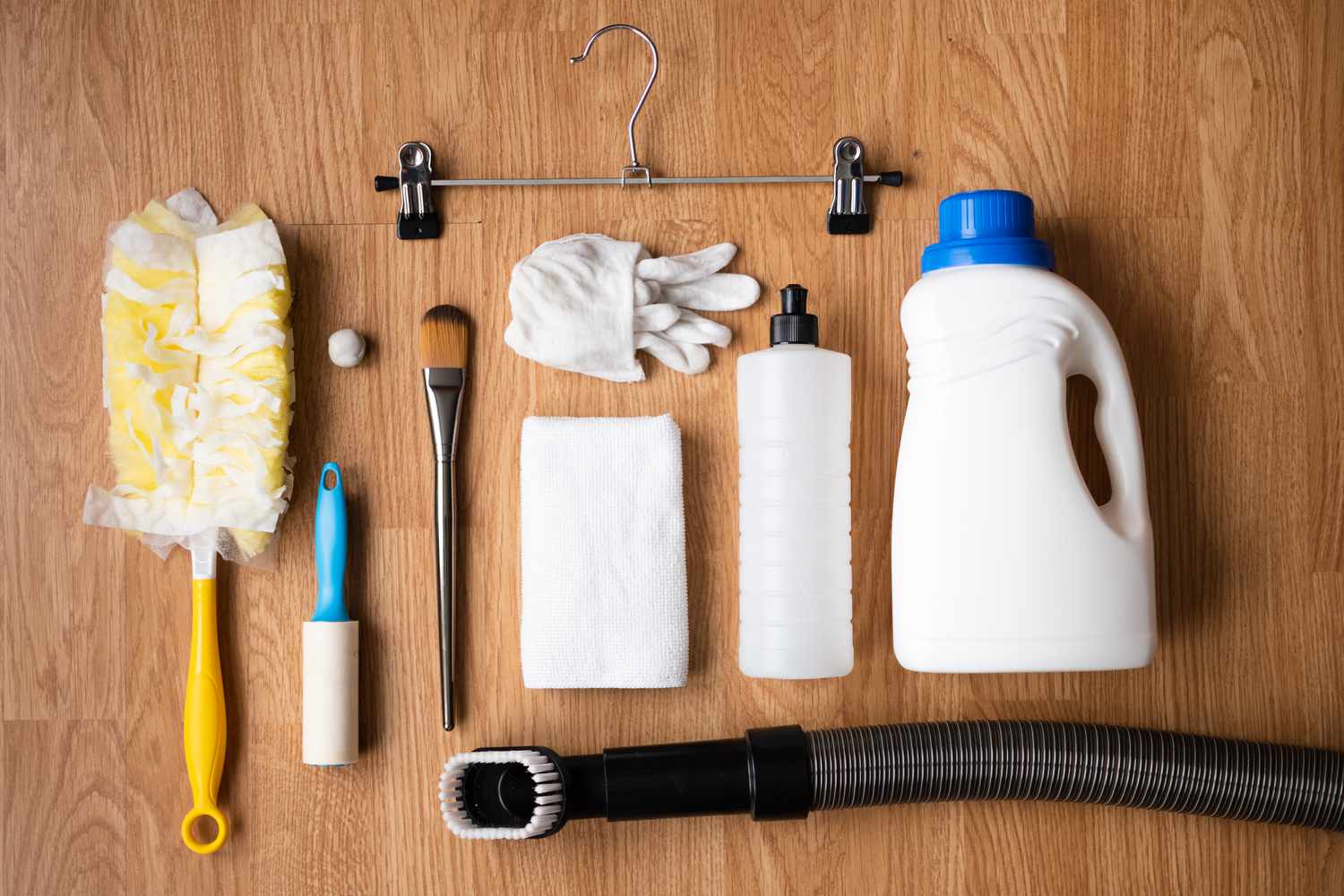 Matériaux et outils pour nettoyer un abat-jour