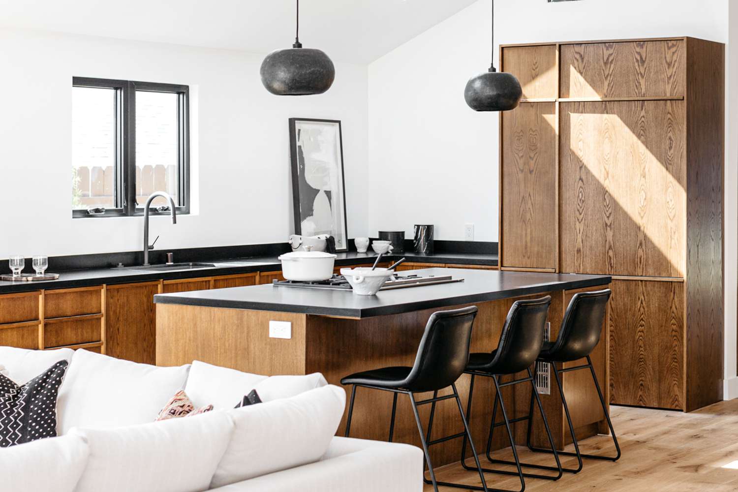 14 bancadas de pedra-sabão para inspirar o design de sua cozinha
