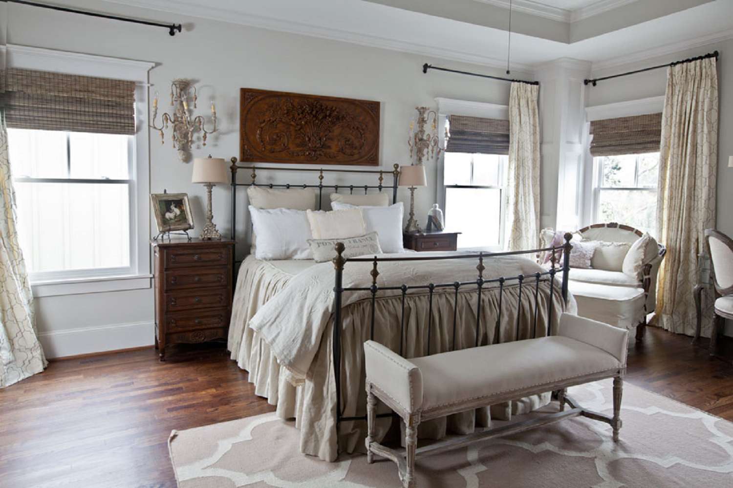 Pretty farmhouse bedroom