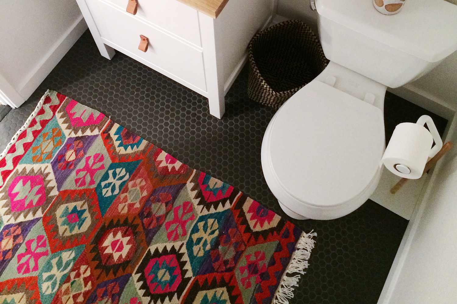 beautiful patterned bathroom rug