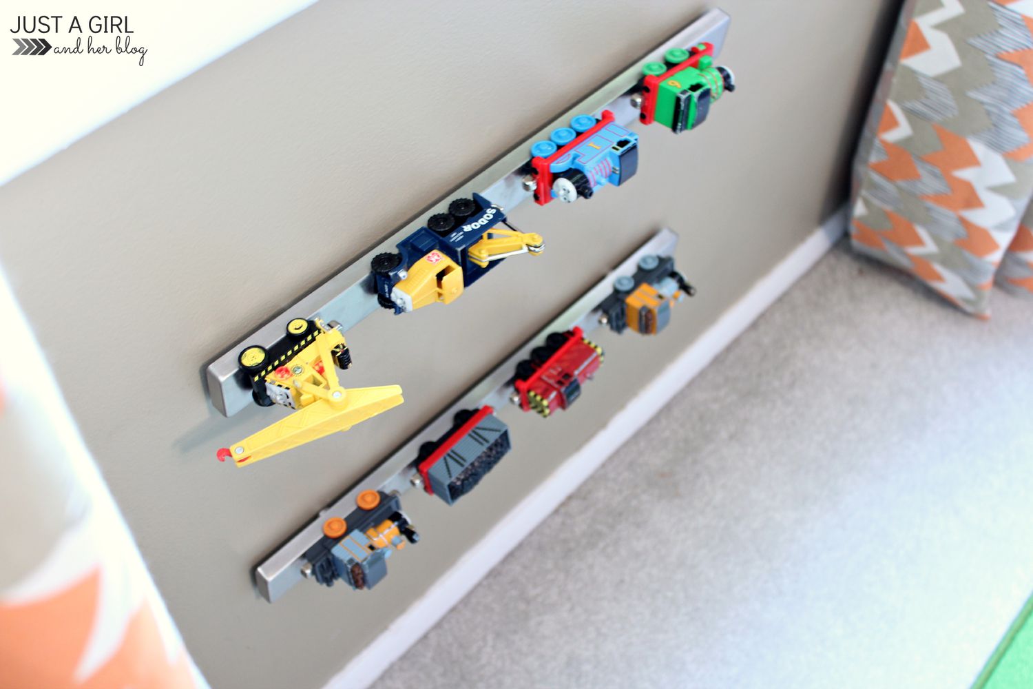 Almacenamiento de pared de coches de juguete magnéticos