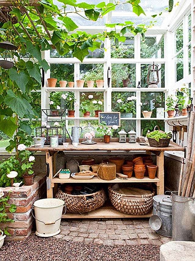 Potting Station