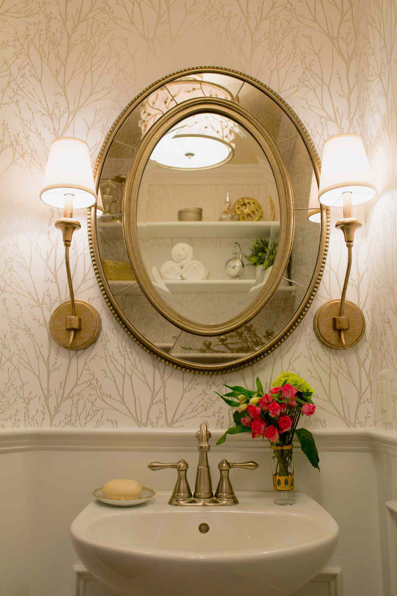 pedestal sink in powder room