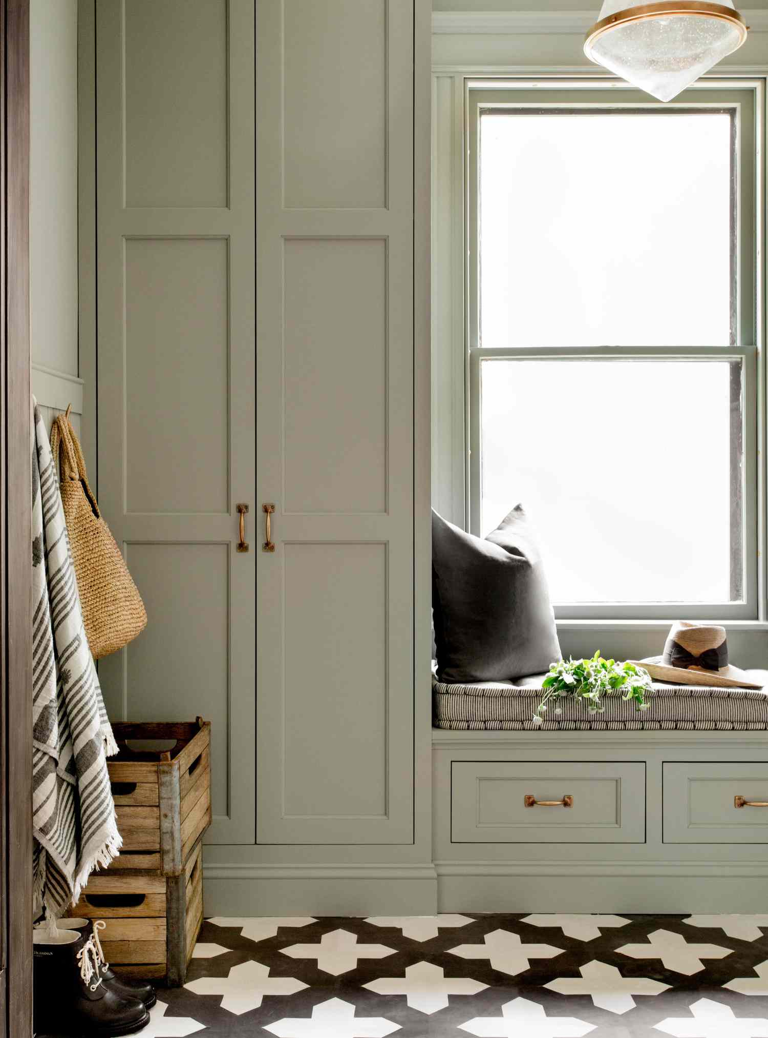 mudroom wainscotting