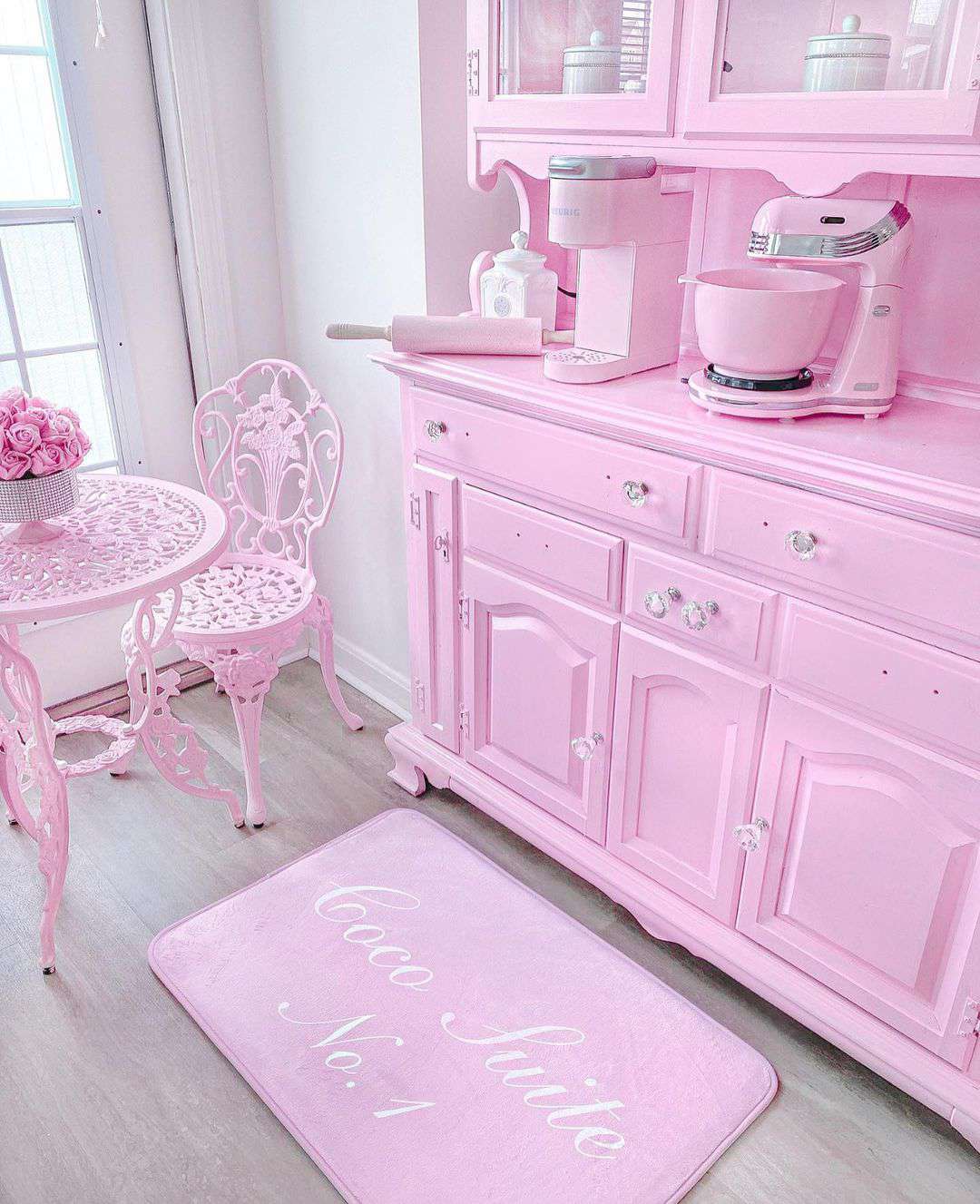 ganz-rosa Küche