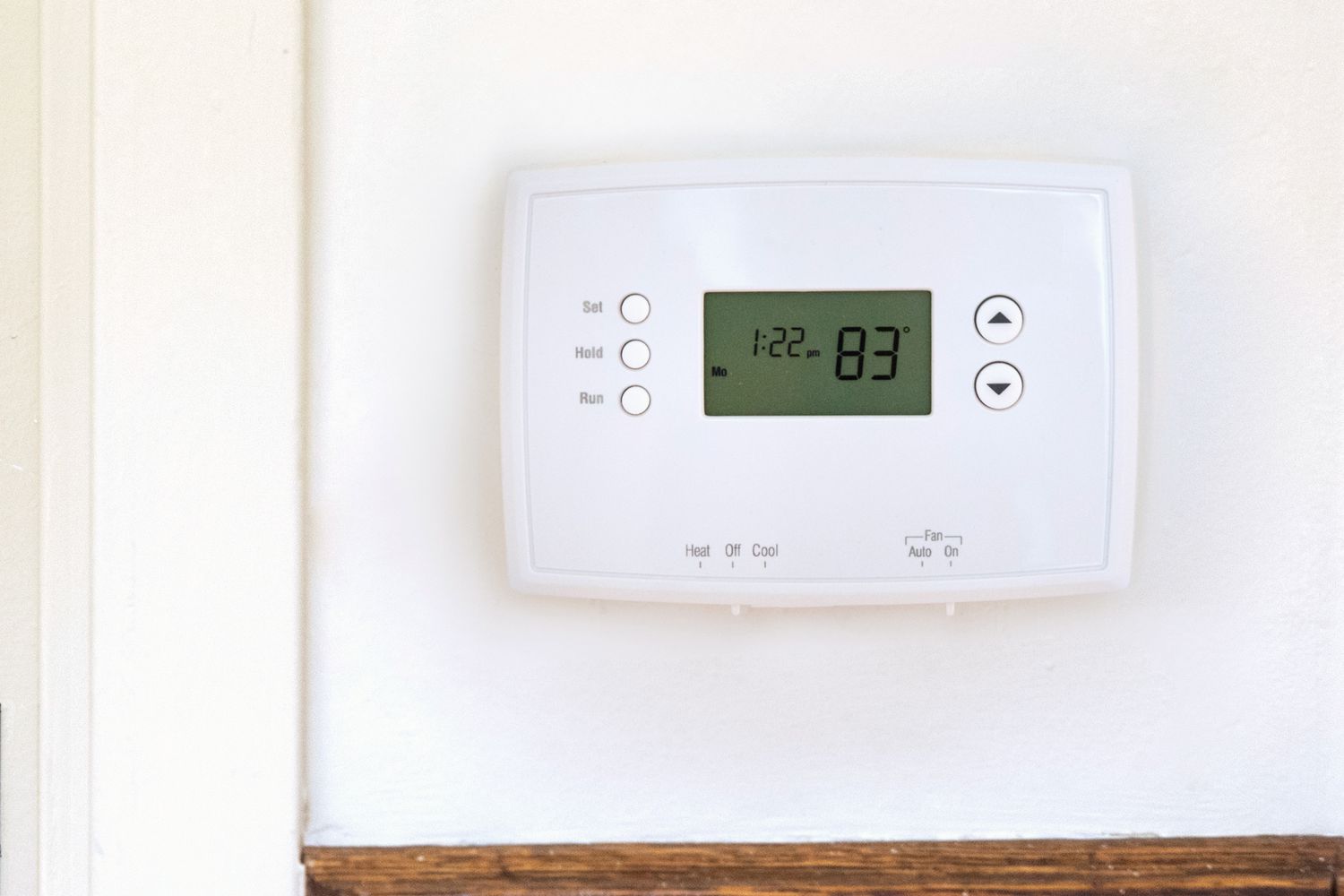 thermostat sur un mur