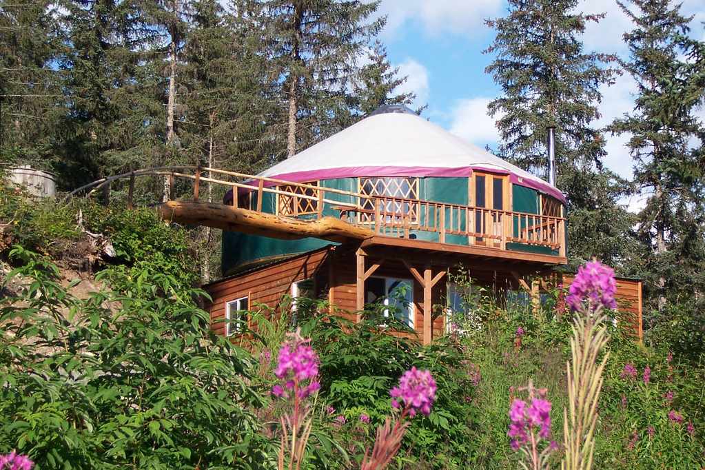 Una casa de dos plantas de Colorado Yurt Company