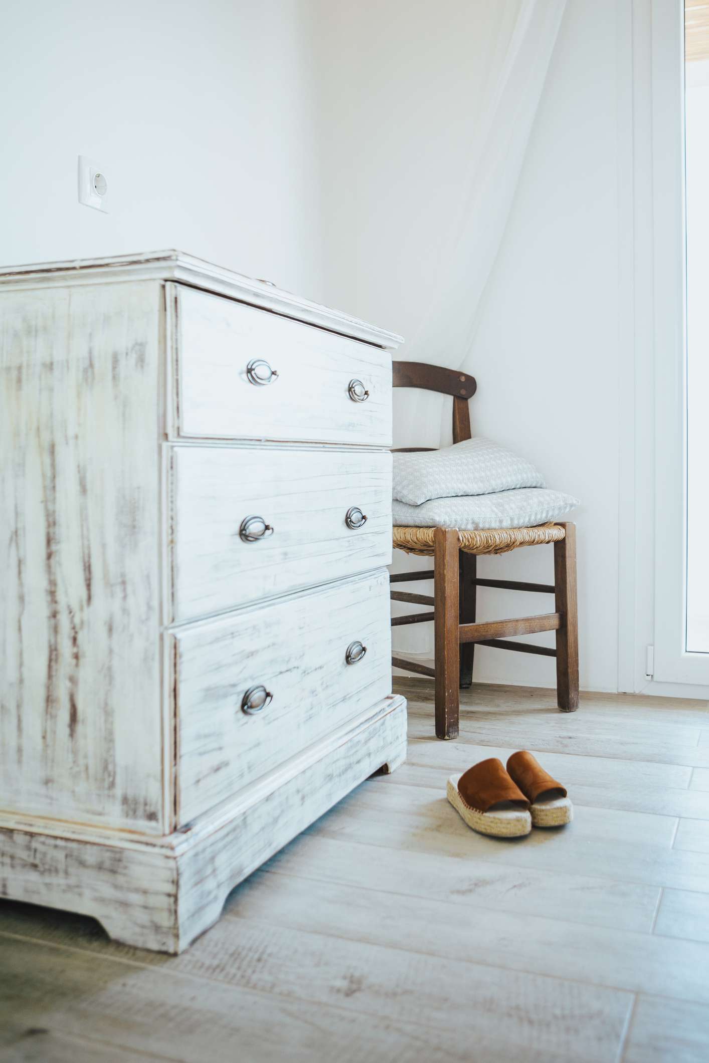 second hand white washed dresser and chair