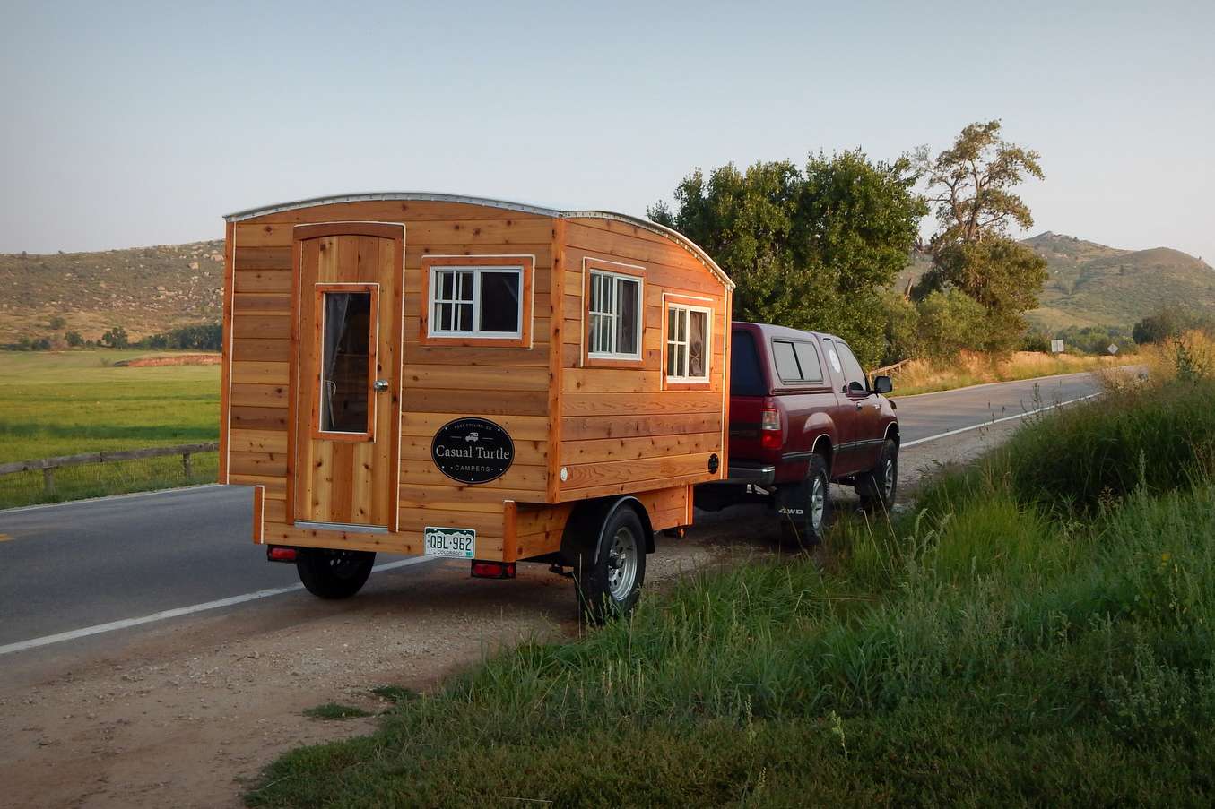 Une remorque de camping Terapin attelée à un camion
