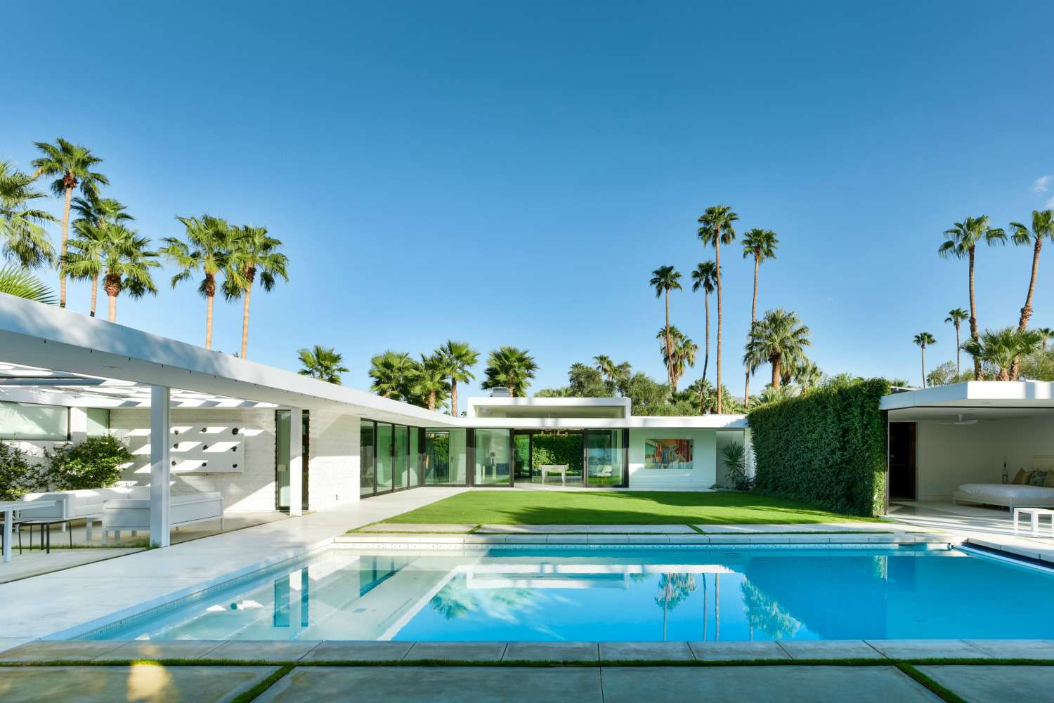 krisel house and pool palm springs