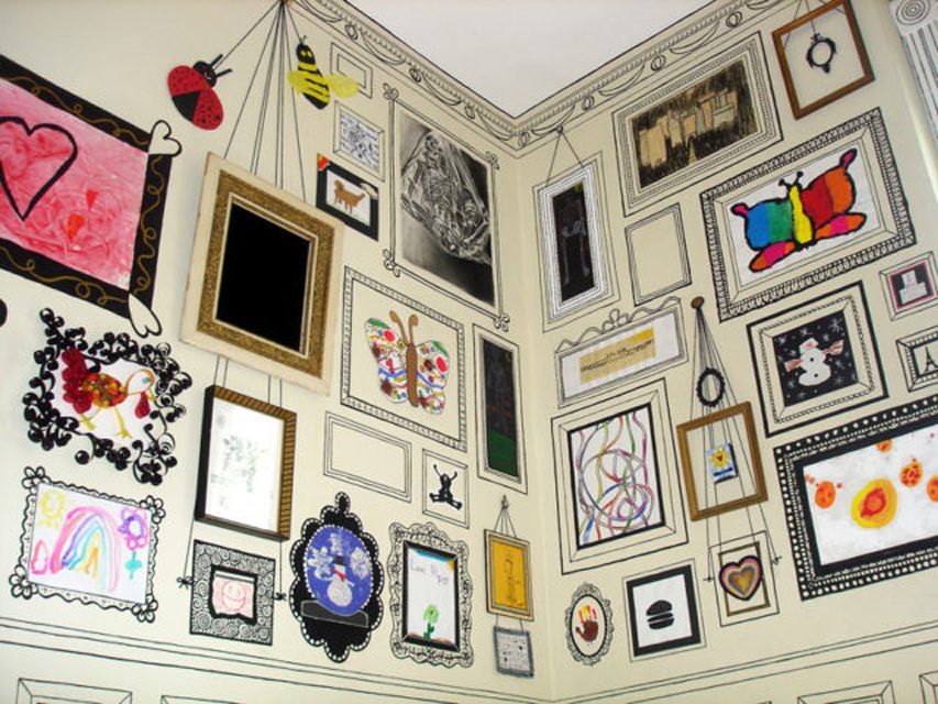 Galerie murale Sharpie dessinée à la main avec des touches de couleur 