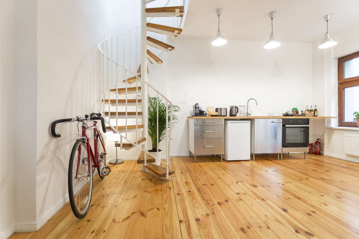 Une maison moderne avec escalier en colimaçon