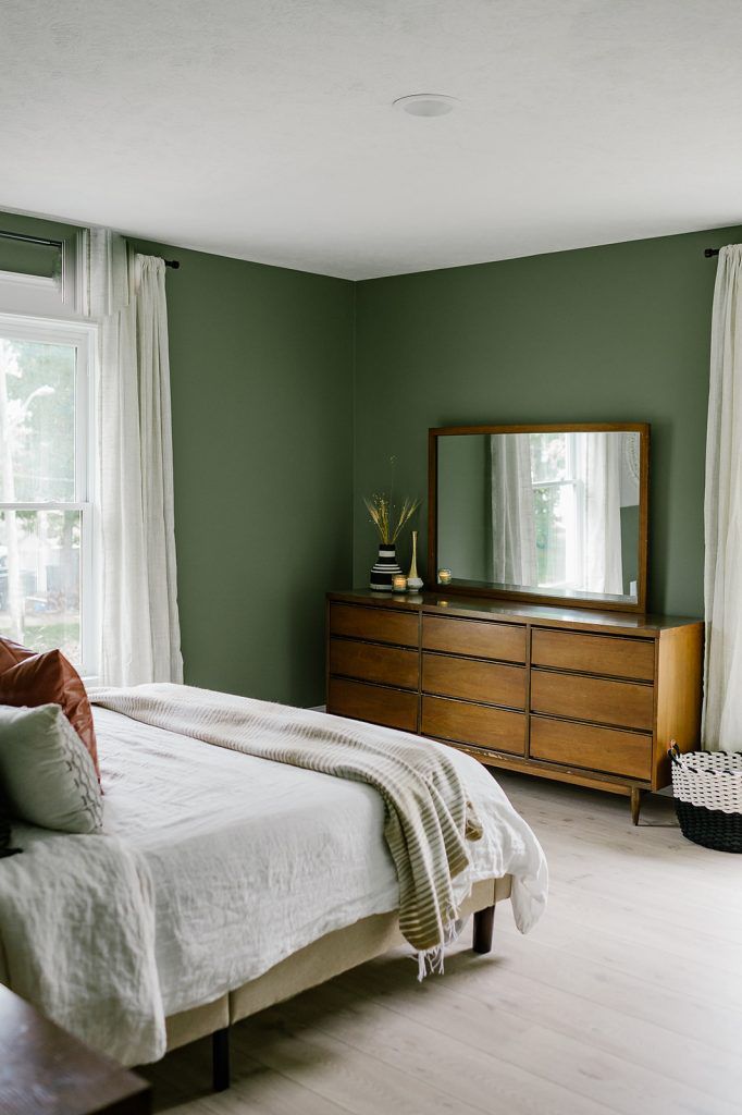 quarto verde e madeira