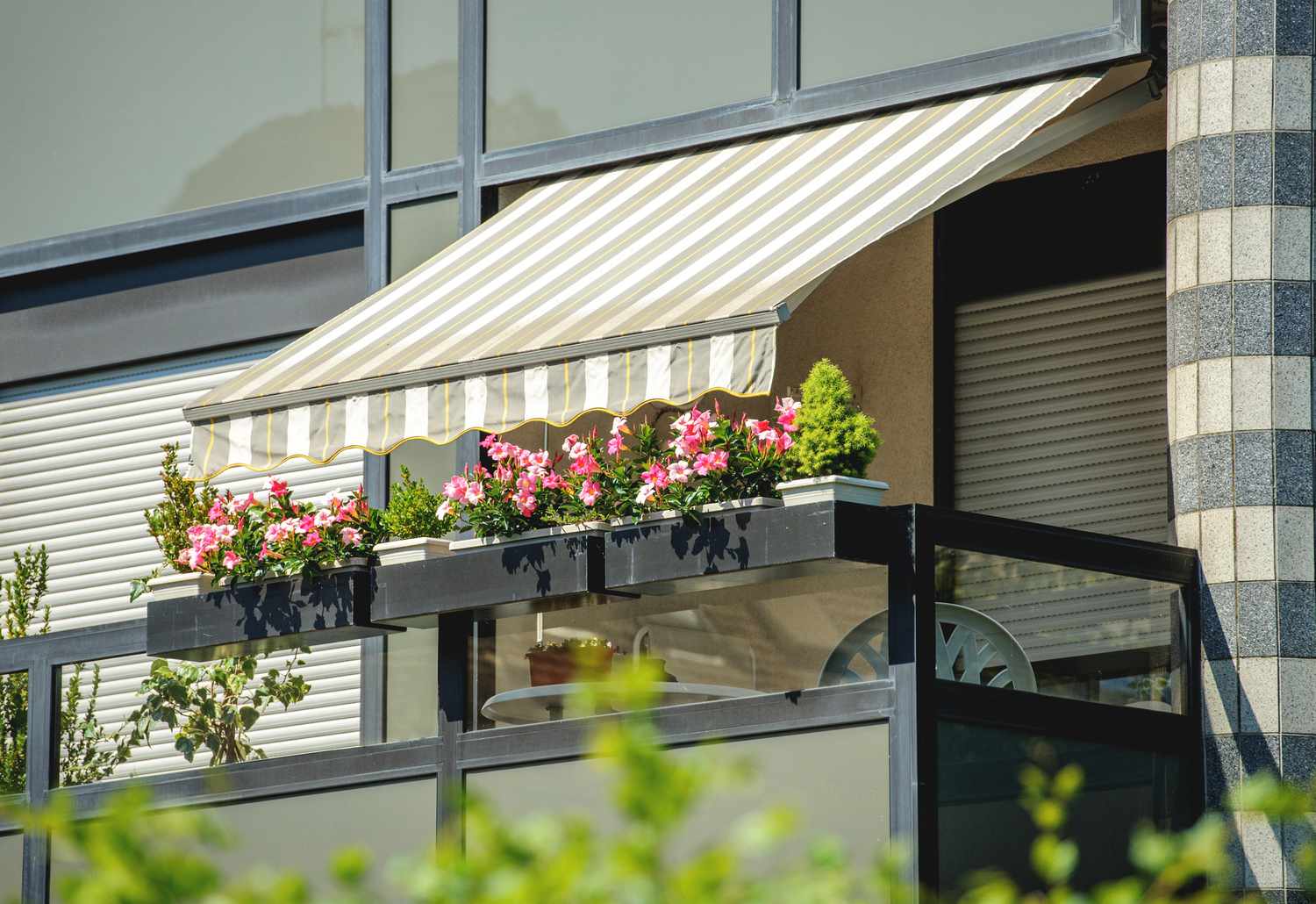 Balcony awning