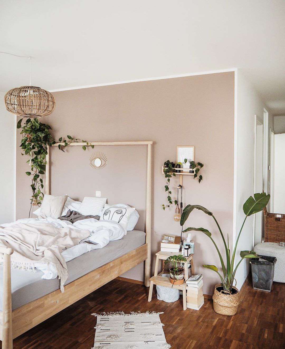Schlafzimmer mit Grünzeug