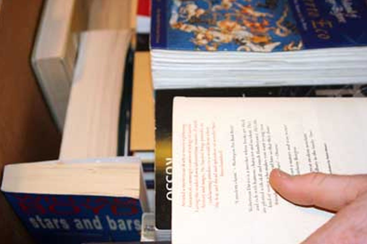 Bücher verpackt im Karton