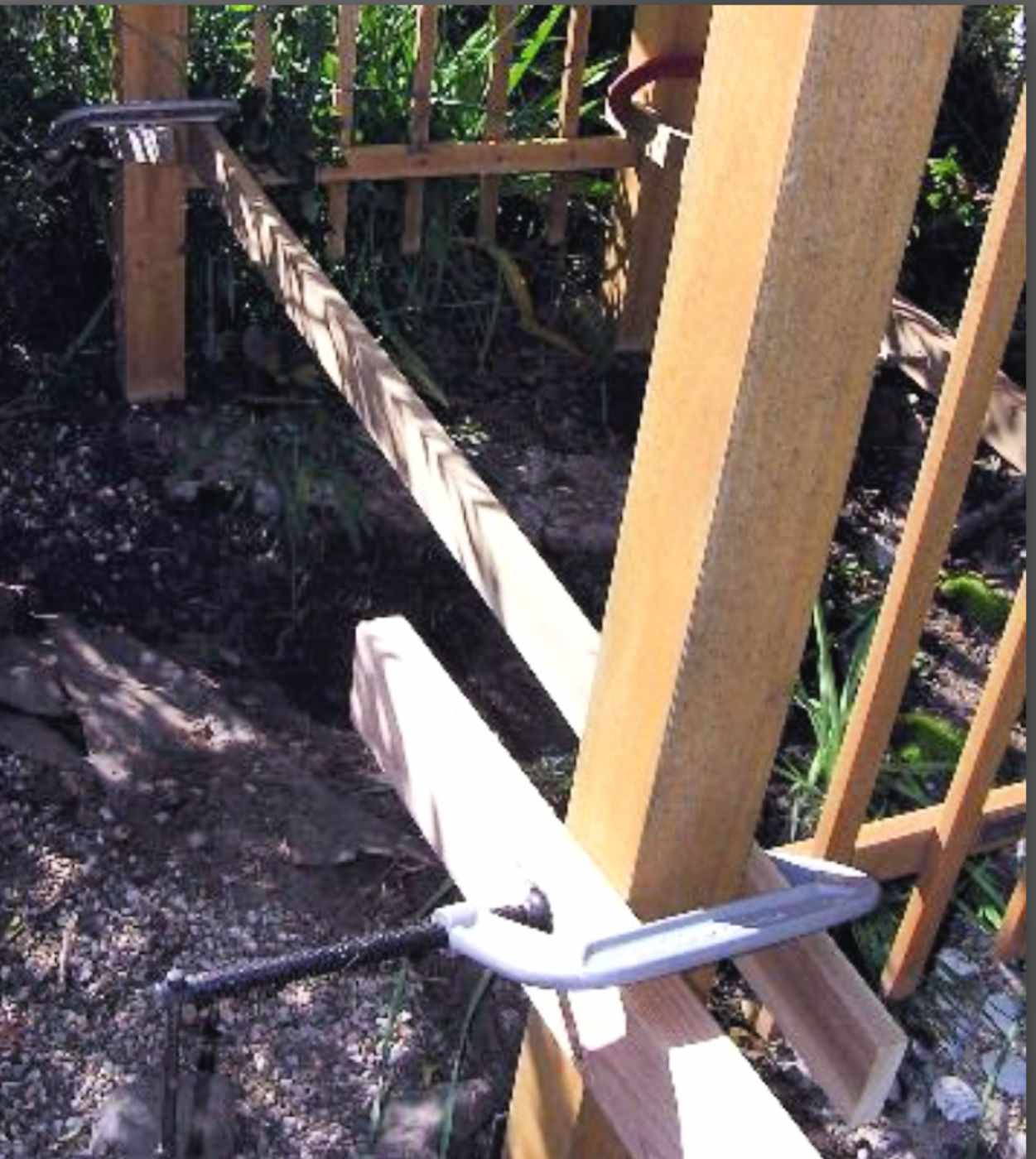 cavando agujeros para postes
