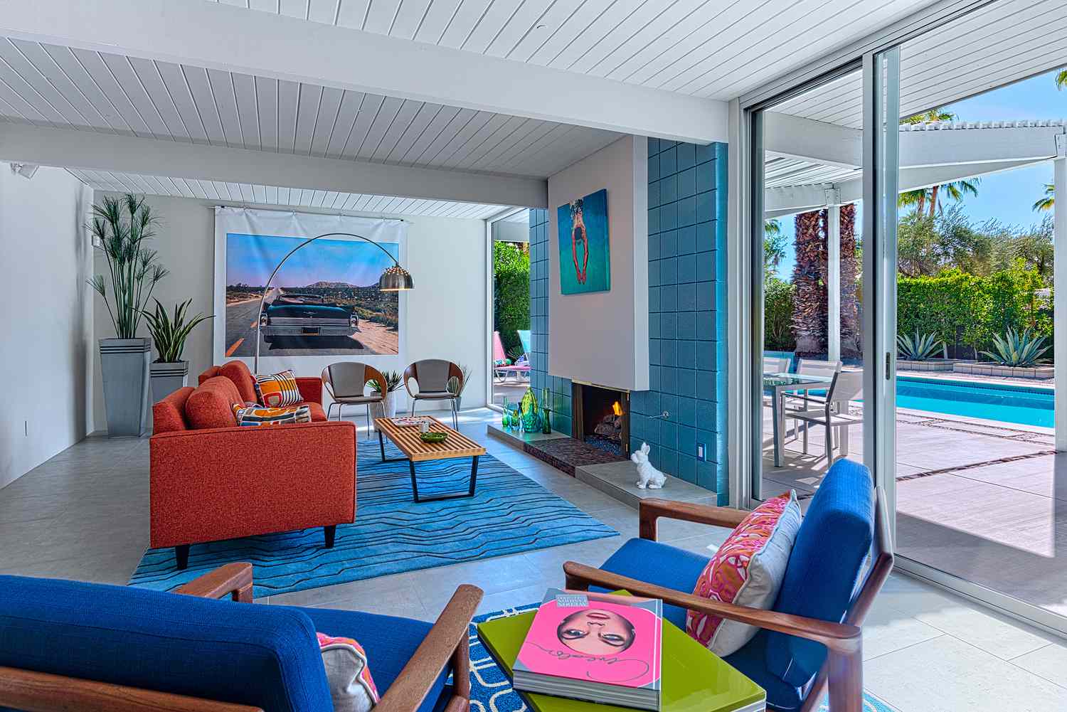 Palm Springs modern living room.