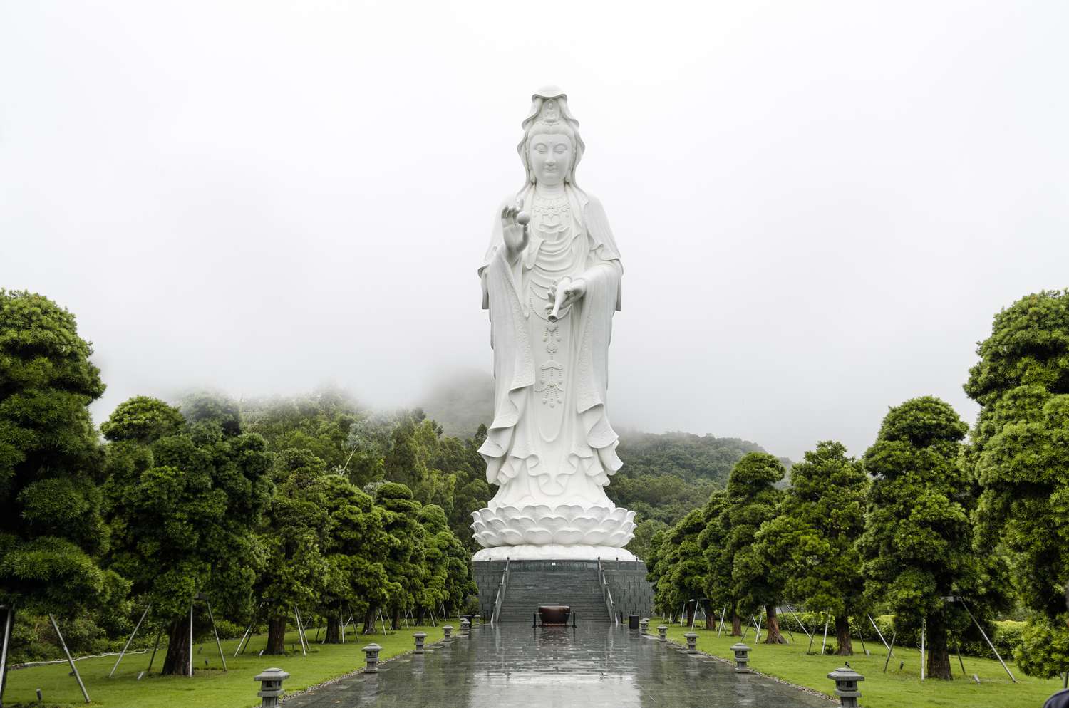 Estátua famosa de Guanyin em Hong Kong 