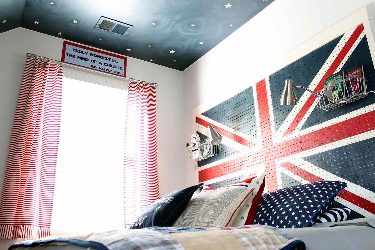 cabecero pegboard DIY union jack