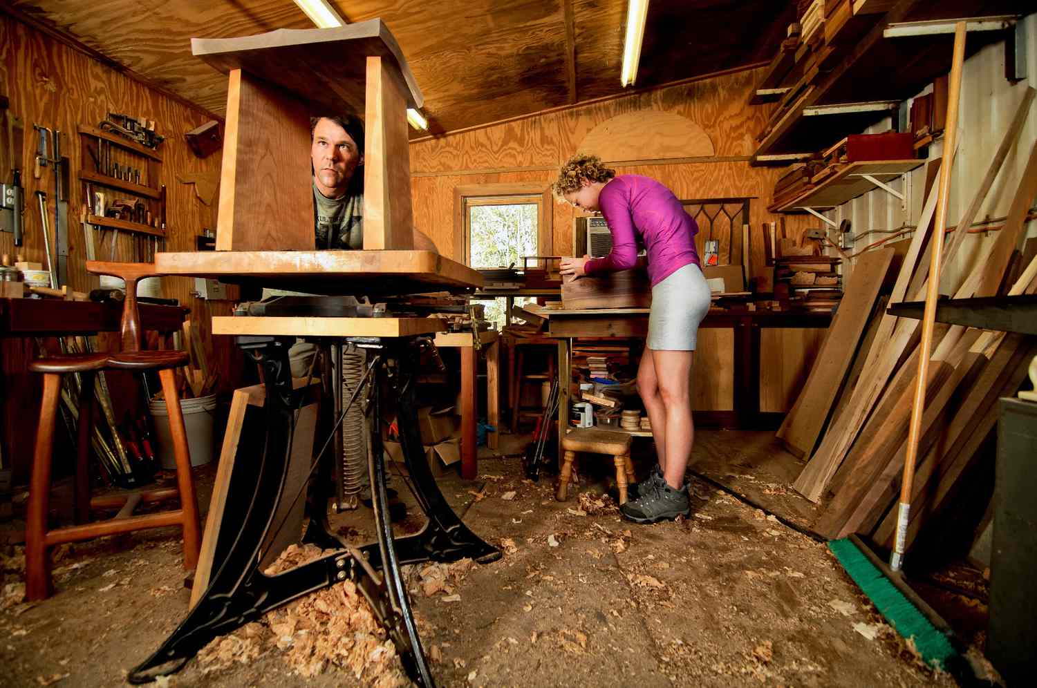 Katie et Joseph dans leur atelier