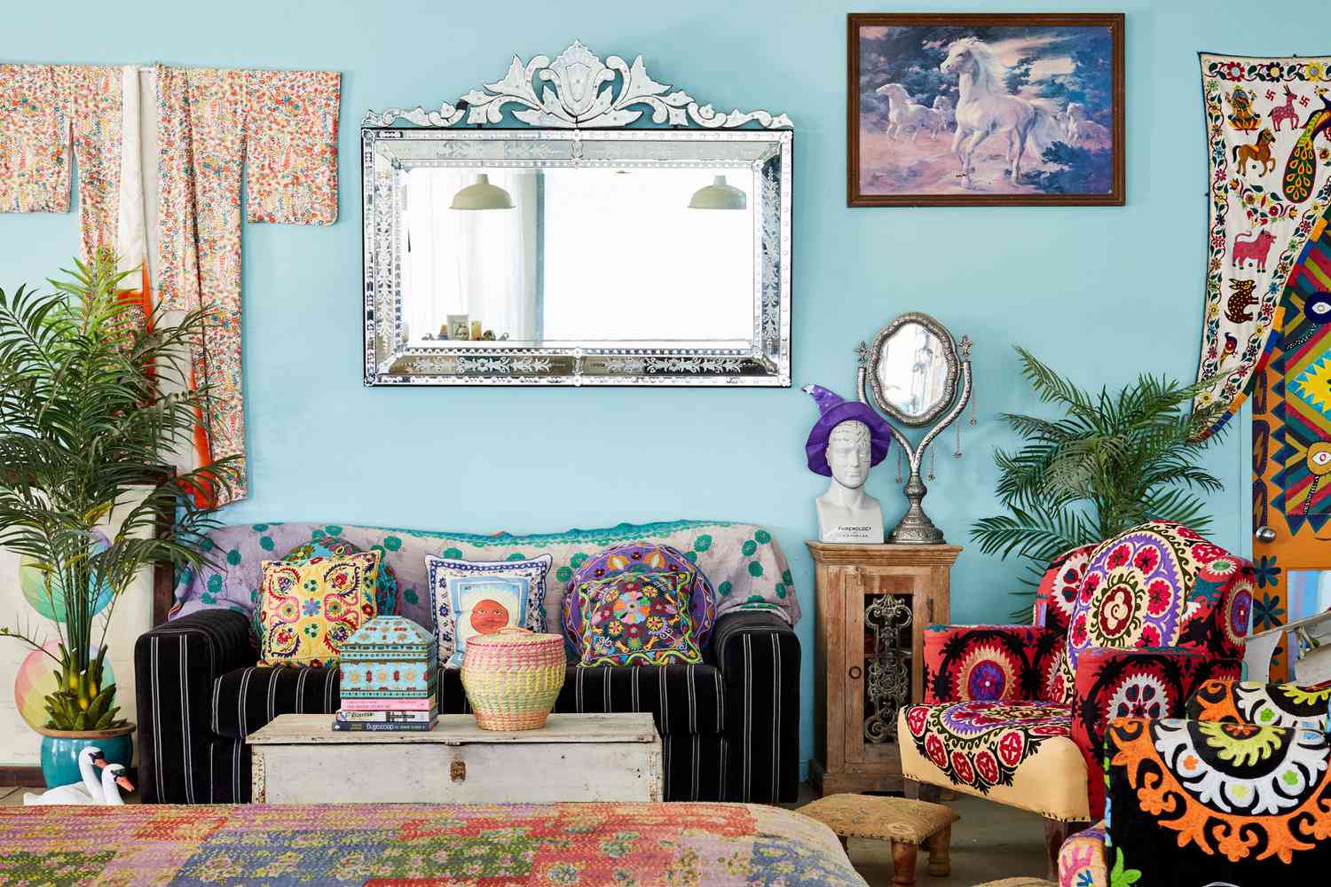 salón boho para una familia numerosa