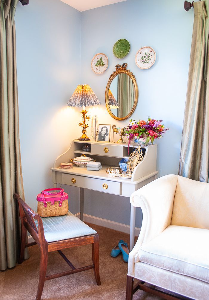 vintage vanity table