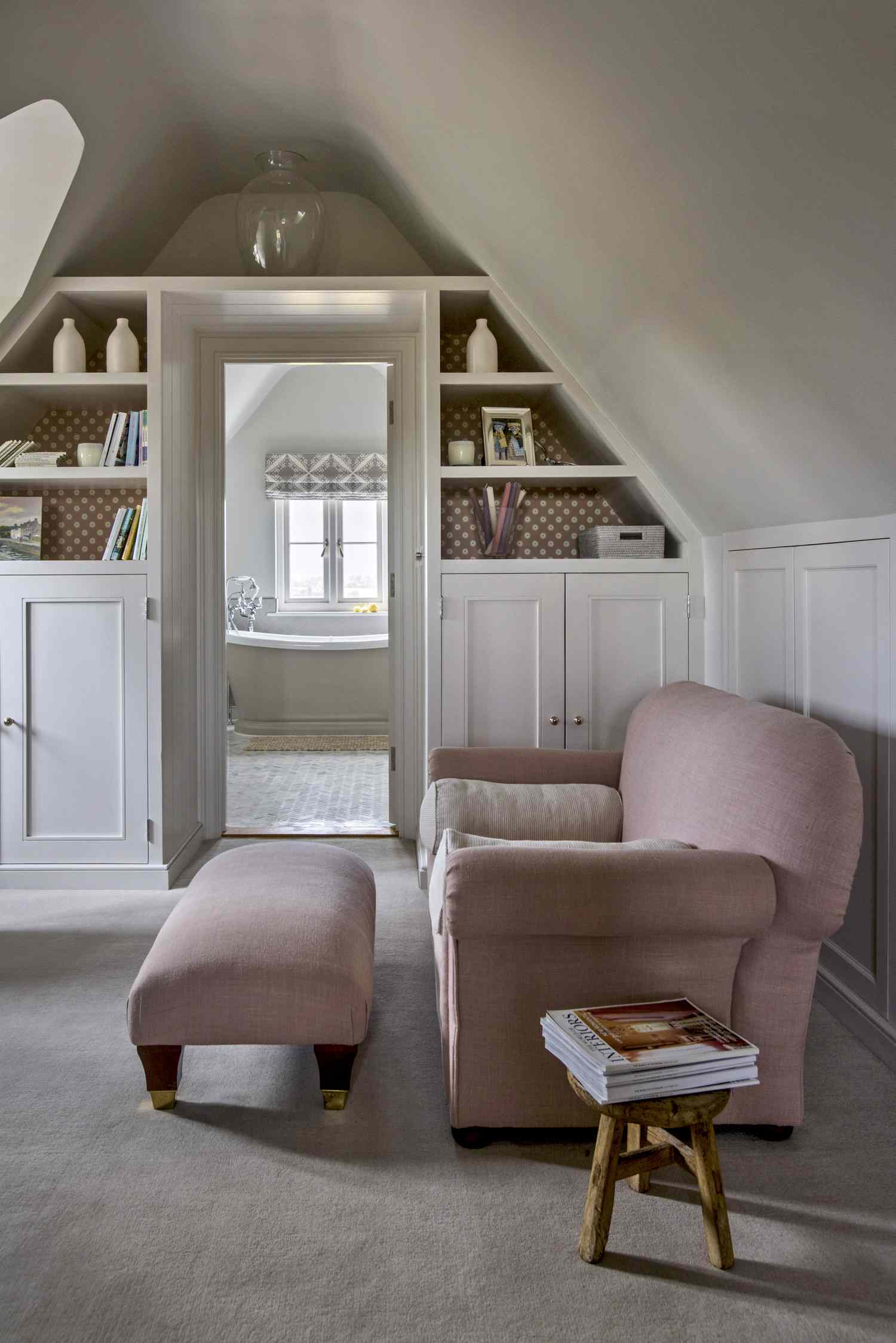 Faked built-ins in an alcove space by Sims-Hilditch designers