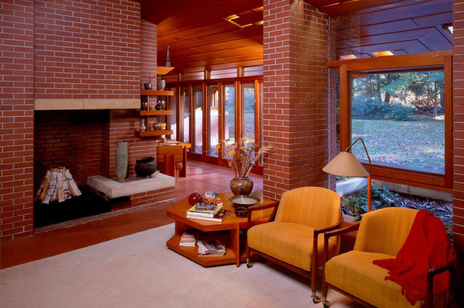 Im Inneren des Gartenzimmers im Zimmerman-Haus von Frank Lloyd Wright