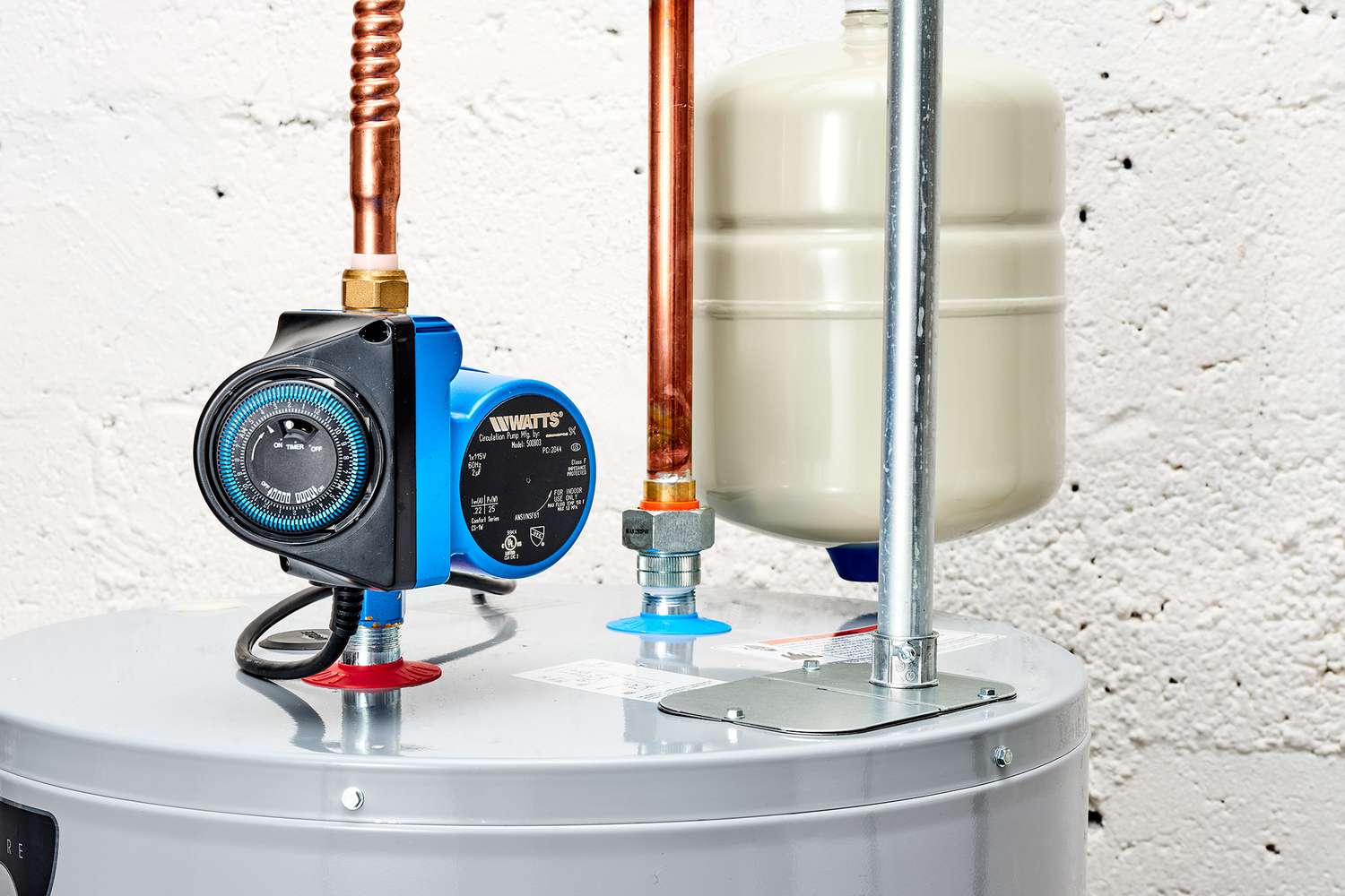 Cómo sistema de recirculación de agua en la parte superior del calentador de agua