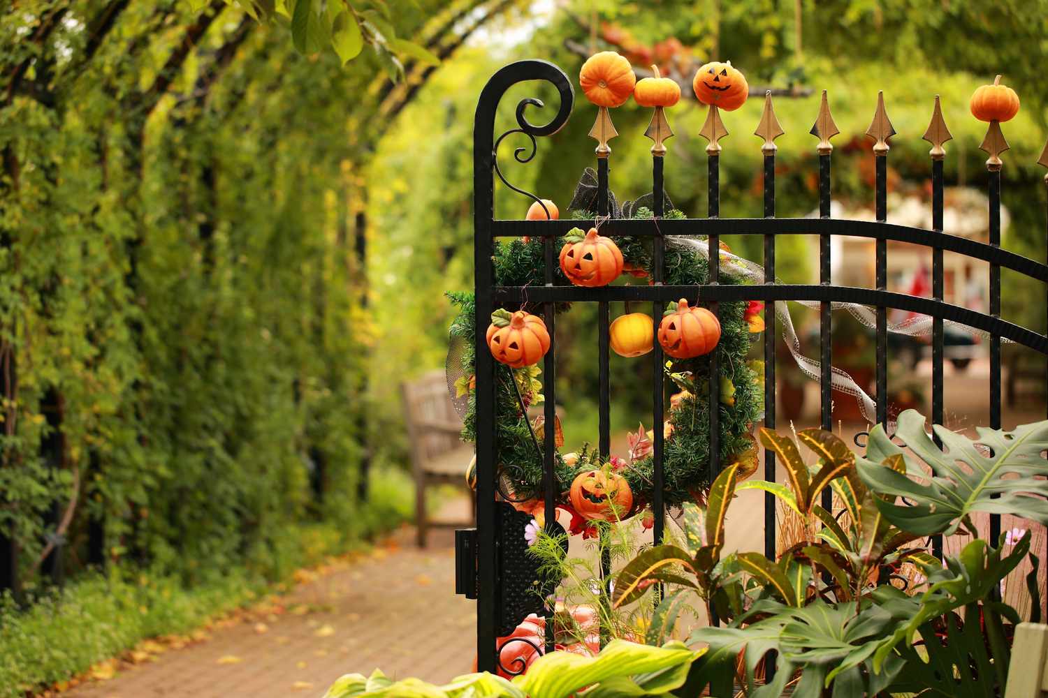 portão decorado para o halloween