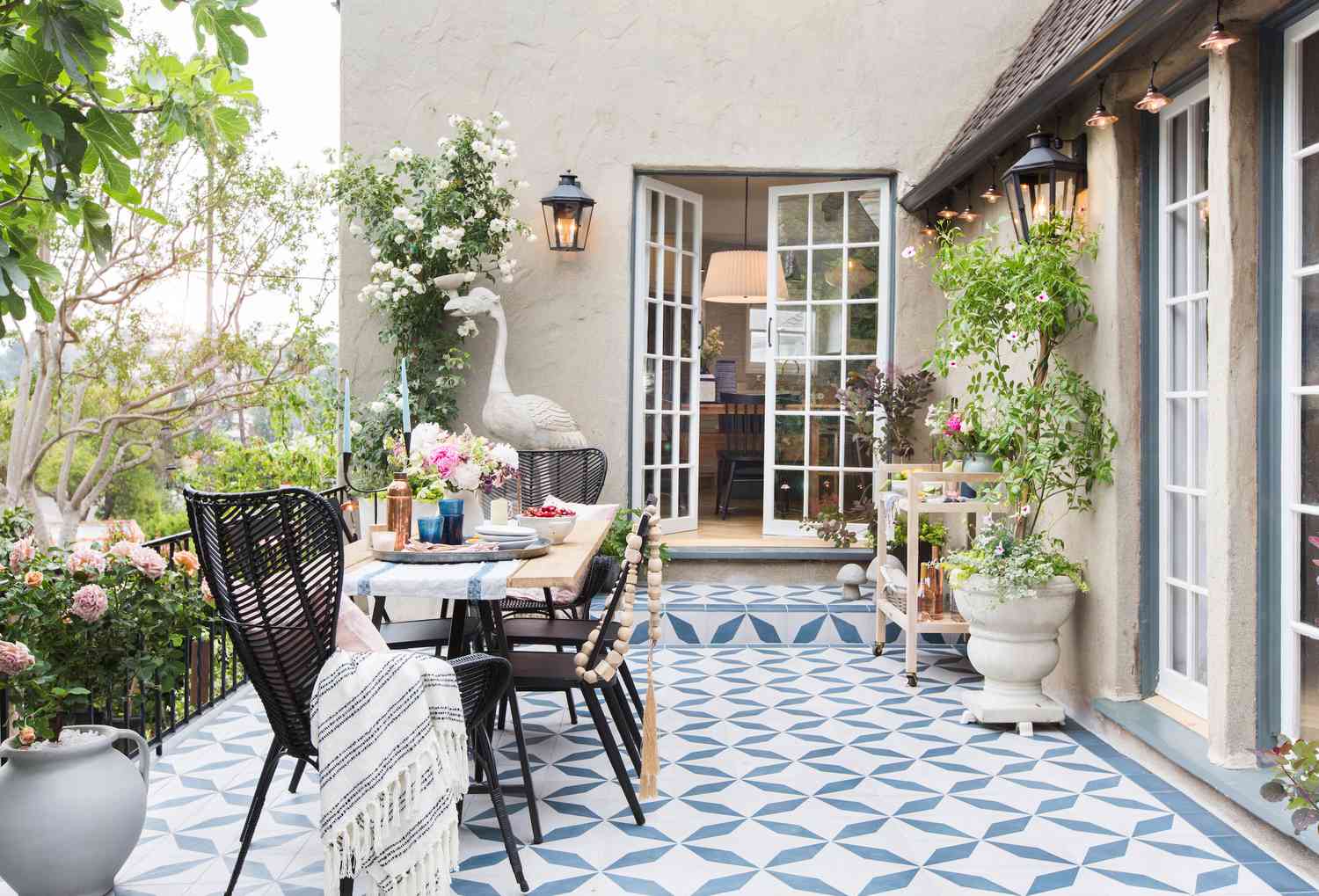 backyard with tile patio