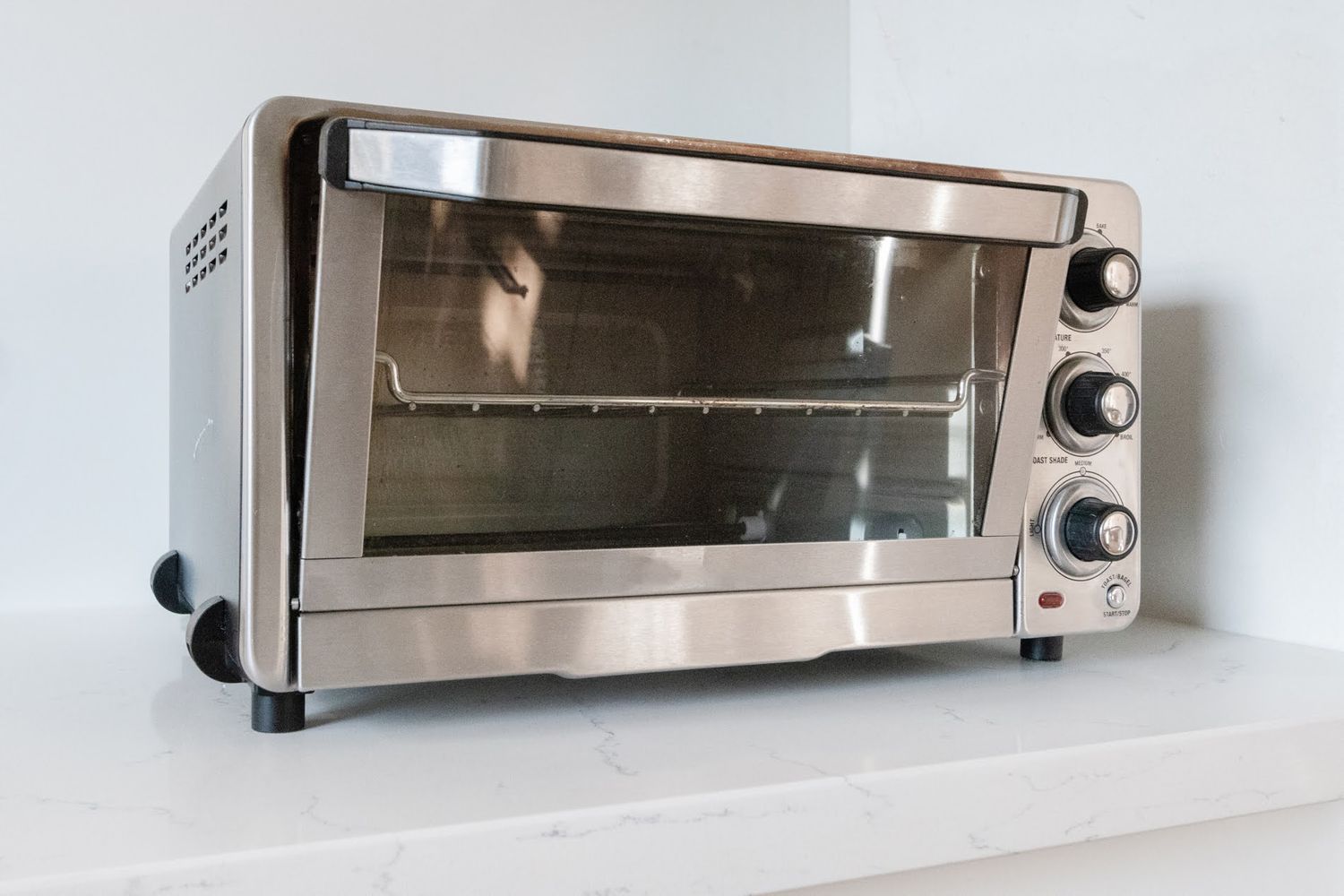 choosing a toaster oven over a pop-up toaster
