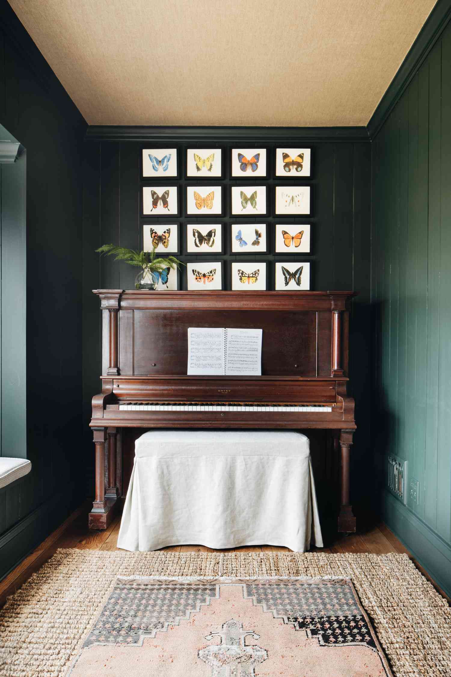 piano room