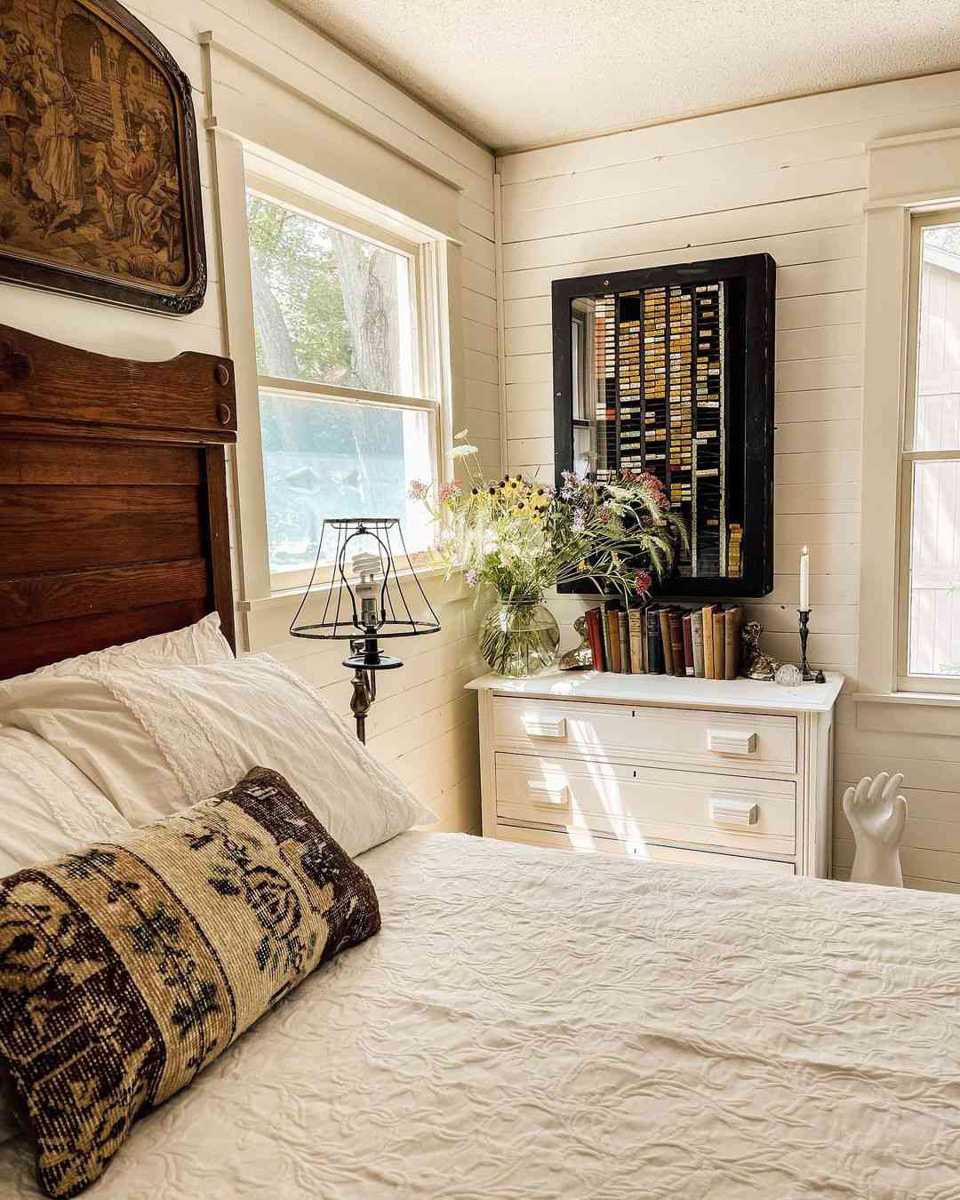 Cottage bedroom