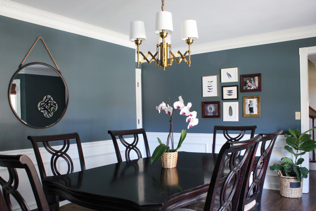 gallery wall in dining room