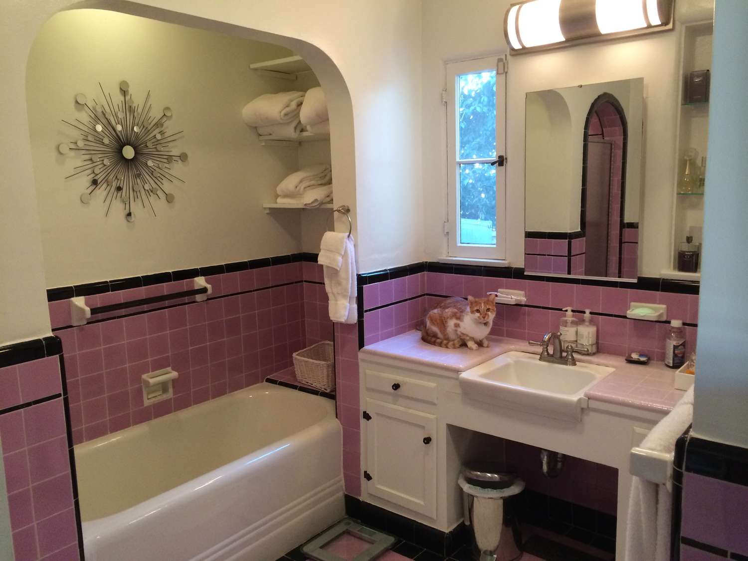 Deco Bathroom Makeover Before