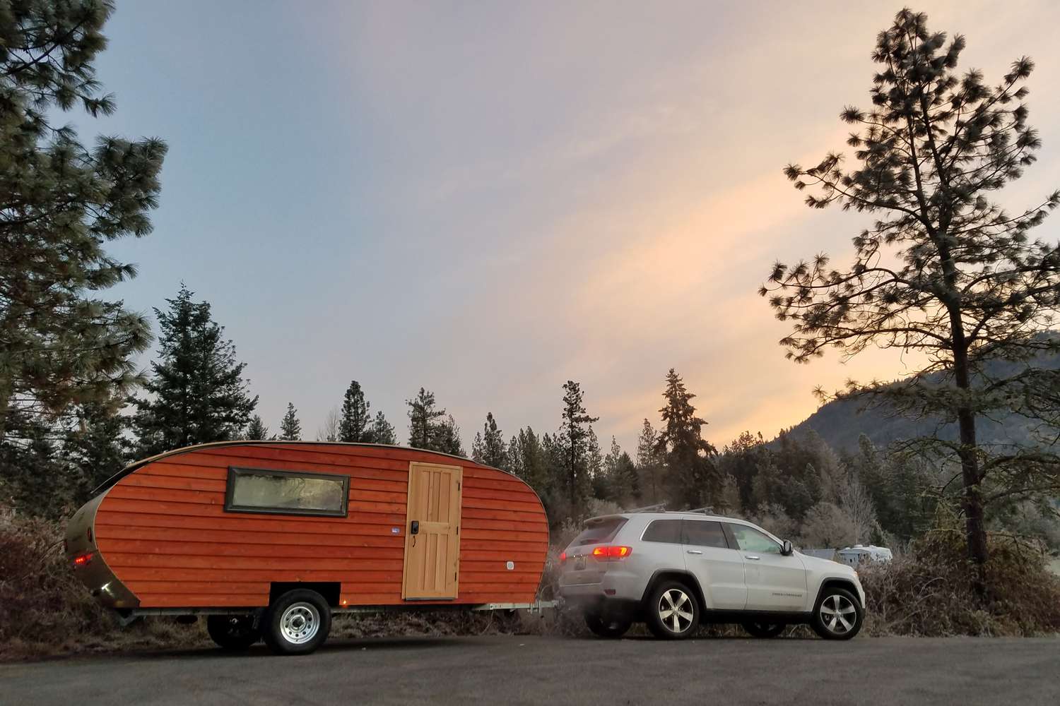 Una caravana Timberline acoplada a un todoterreno