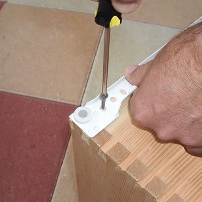 Attaching the Drawer Slides