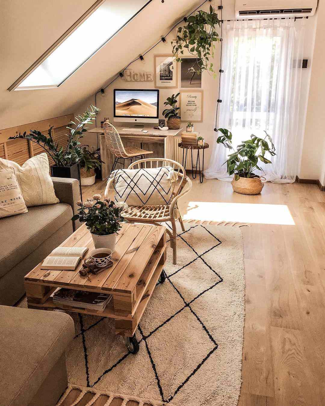 Wohnzimmer mit Holzelementen