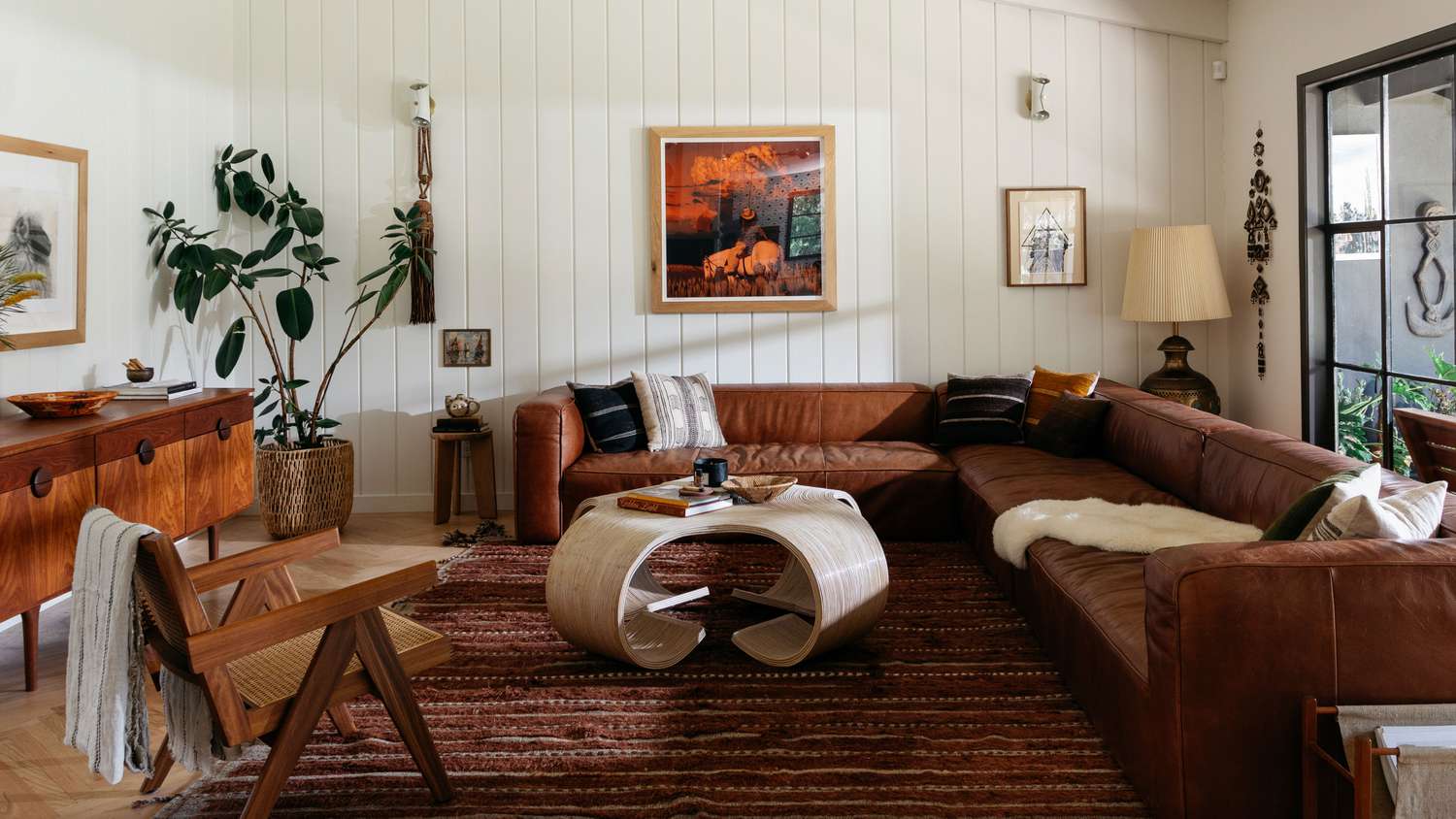 Salón de la casa estilo rancho de Kirsten Blazek