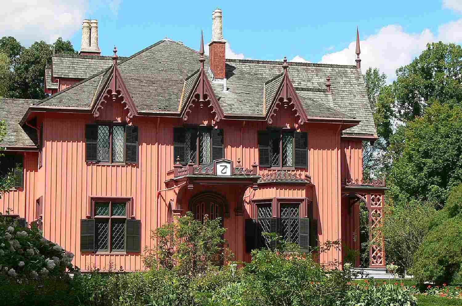 The pinkish Gothic Revival Roseland Cottage in Woodstock, Connecticut