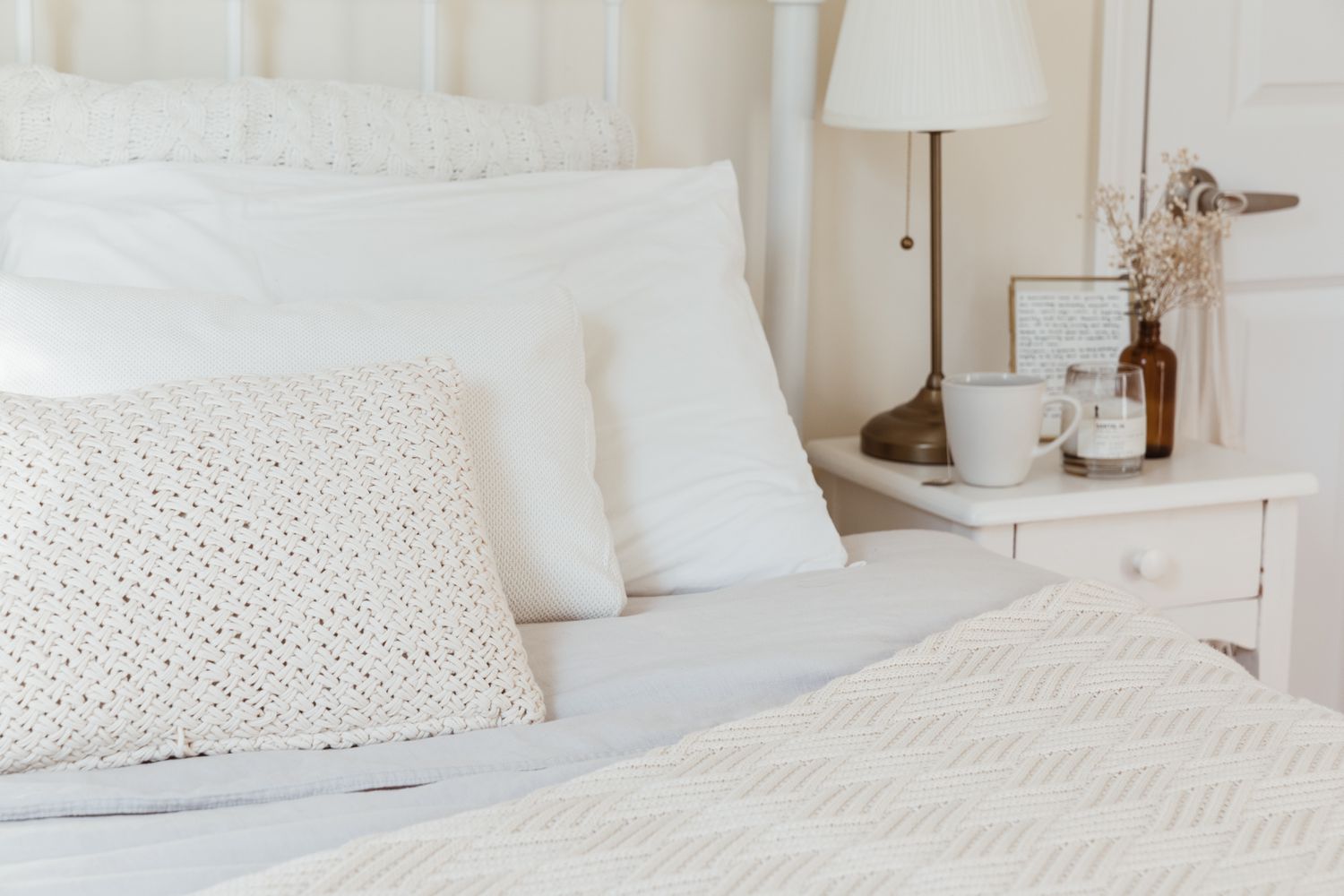 all-white bedding color scheme